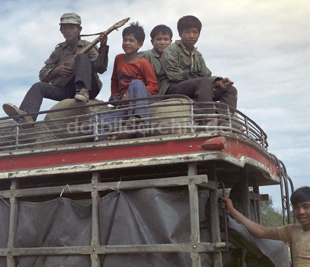 DDR-Fotoarchiv: Vientiane - Laos historisch - Straßenszene 1977