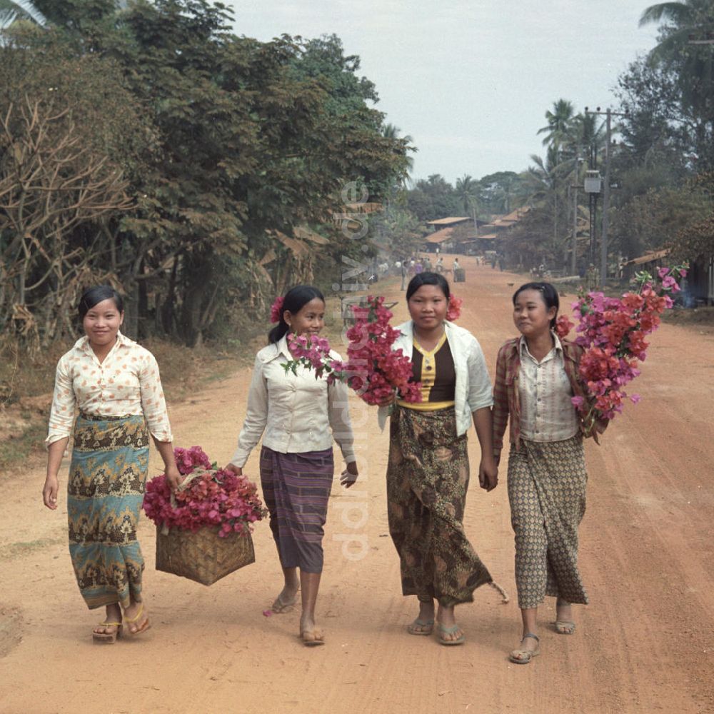 DDR-Bildarchiv: Vientiane - Laos historisch - Straßenszene 1976