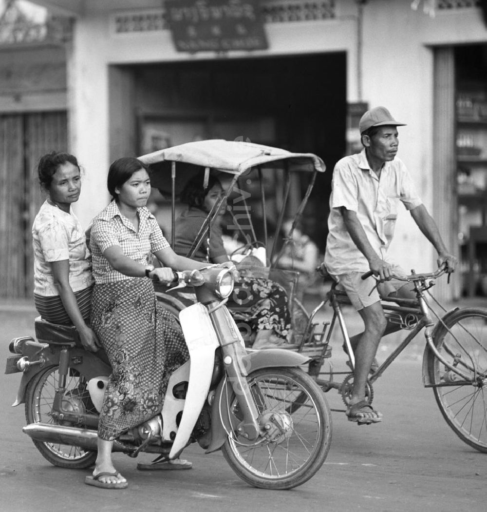 DDR-Fotoarchiv: Vientiane - Laos historisch - Straßenszene in Vientiane 1976