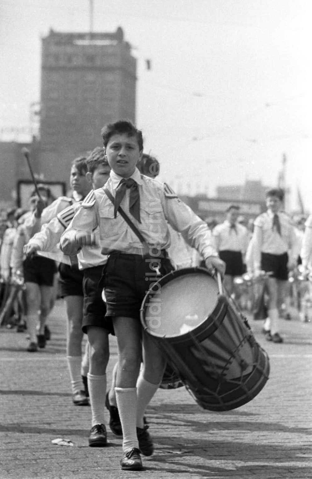 DDR-Bildarchiv: Leipzig - Leipzig - 1. Mai-Demonstration 1958