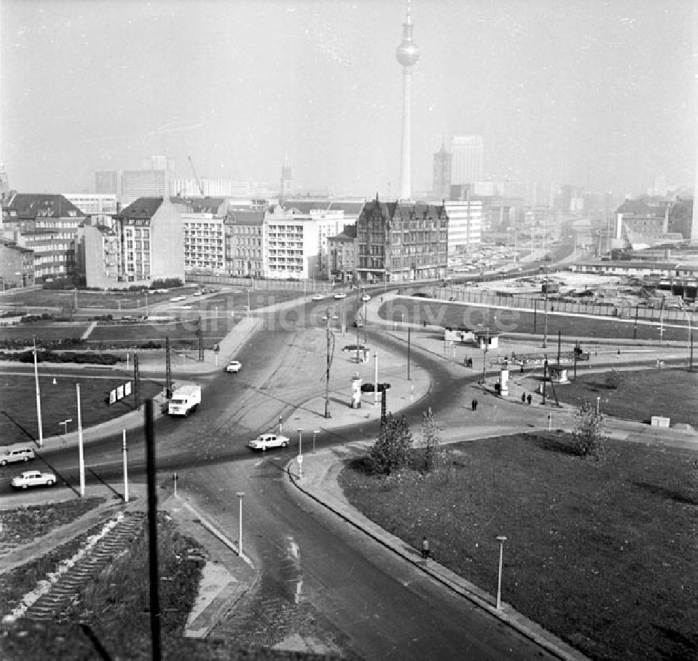 DDR-Fotoarchiv: Berlin - Leipziger Straße vom Dach des Verlages