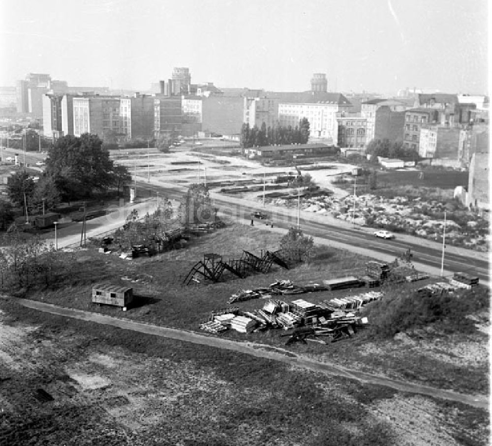 DDR-Fotoarchiv: Berlin - Leipziger Straße vom Dach des Verlages