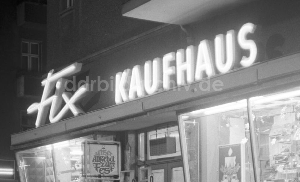 Berlin: Leuchtreklame Kaufhaus Fix, Berlin 1968