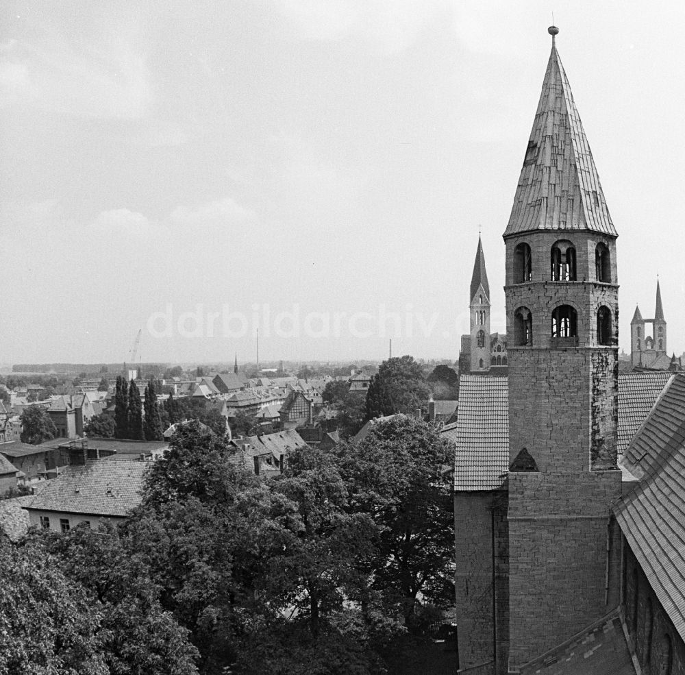 DDR-Fotoarchiv: Halberstadt - Liebfrauenkirche in Halberstadt in Sachsen-Anhalt in der DDR