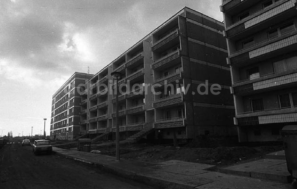 DDR-Bildarchiv: Bautzen (Sachsen) - Magdeburg / Olvenstedt (Sachsen-Anhalt) Neubauwohngebiet. Umschlagnr.: 215 Foto: Lenke