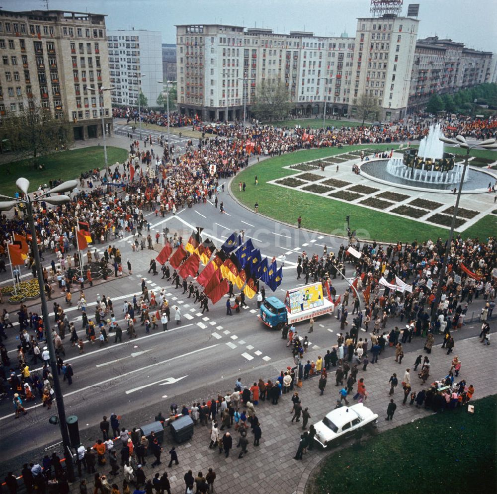 Berlin: Mai-Demonstration 1974 Berlin