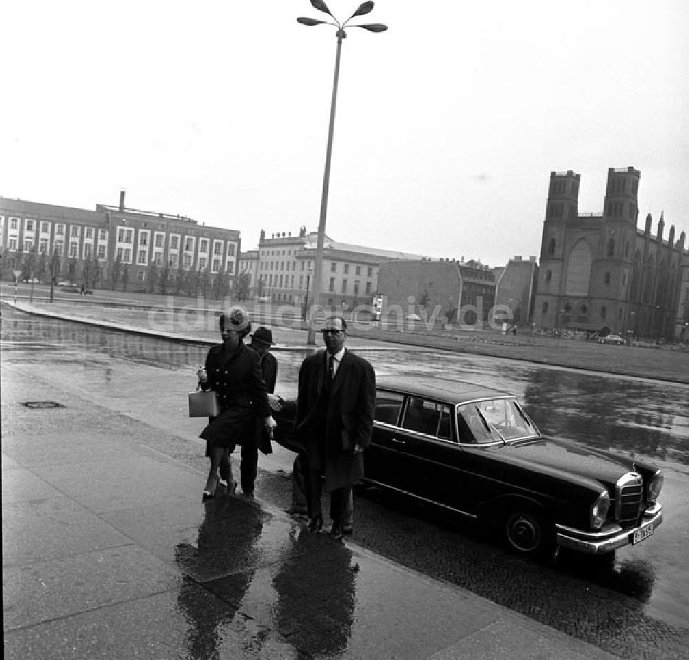 DDR-Fotoarchiv: Berlin - Mai 1966 Gespräche zwischen Vertretern der SED (Sozialistische Einheitspartei Deutschlands) und SPD (Sozialistische Partei Deutschlands)