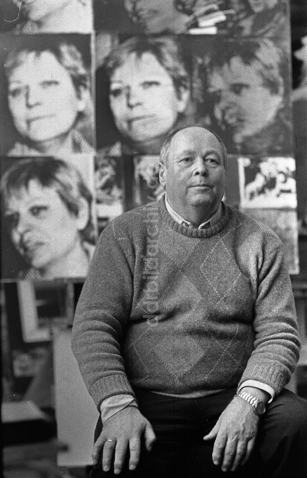 Berlin: Maler Professor Walter Womacka in seinem Atelier in Berlin in der DDR