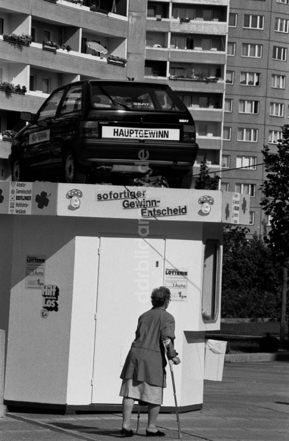 DDR-Fotoarchiv: Berlin-Marzahn - Marzahn 18.09.92 Foto:ND/ Lange Umschlag 1153