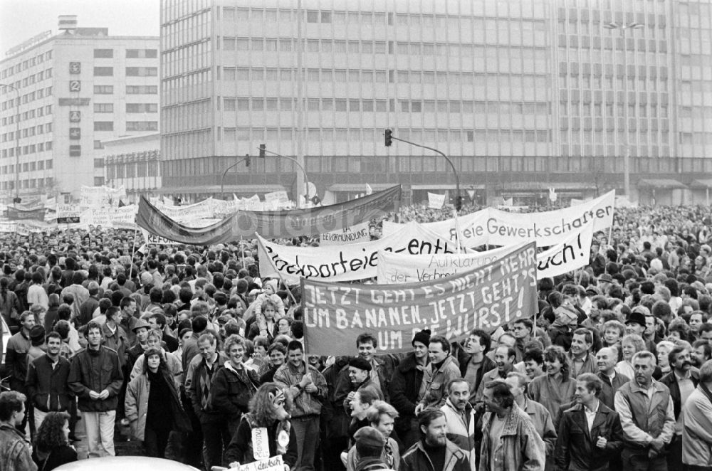 DDR-Fotoarchiv: Berlin - Massendemonstration 4. November 1989