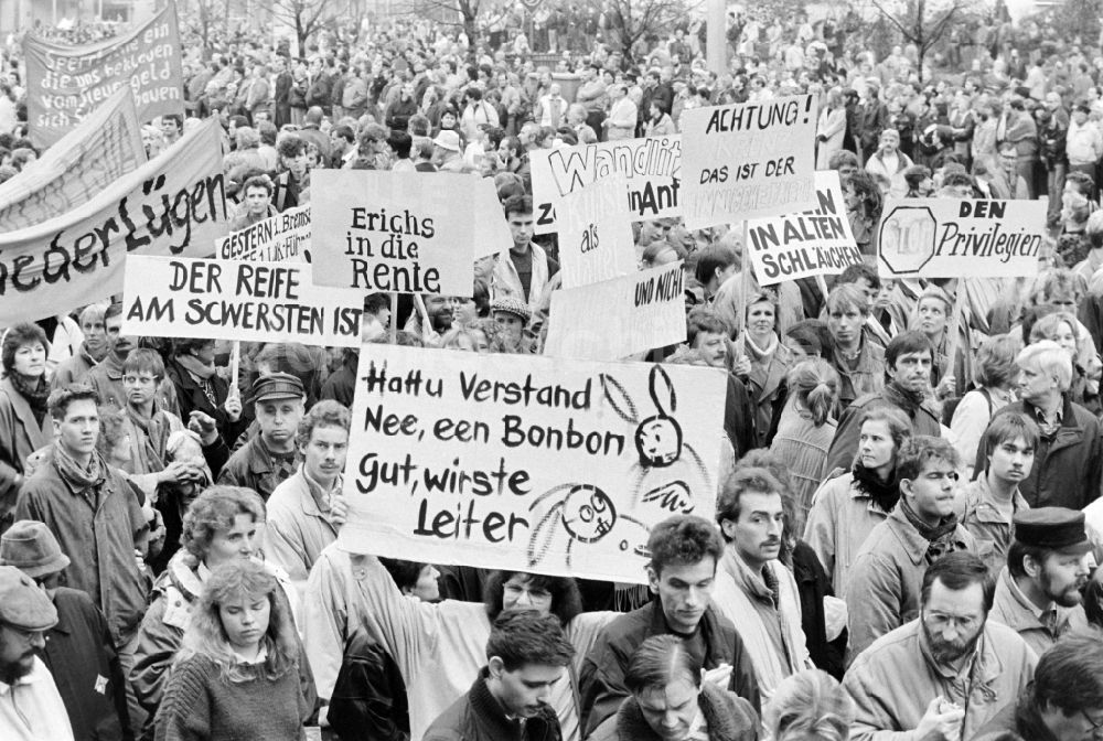 DDR-Bildarchiv: Berlin - Massendemonstration 4. November 1989