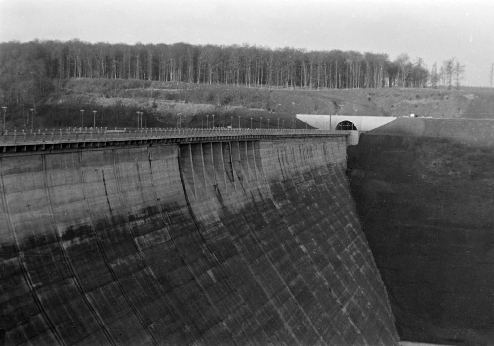 DDR-Bildarchiv: Elbingerode (Harz) - Mauer - Bauwerk der Staumauer der Rappbodetalsperre in Elbingerode (Harz) in der DDR