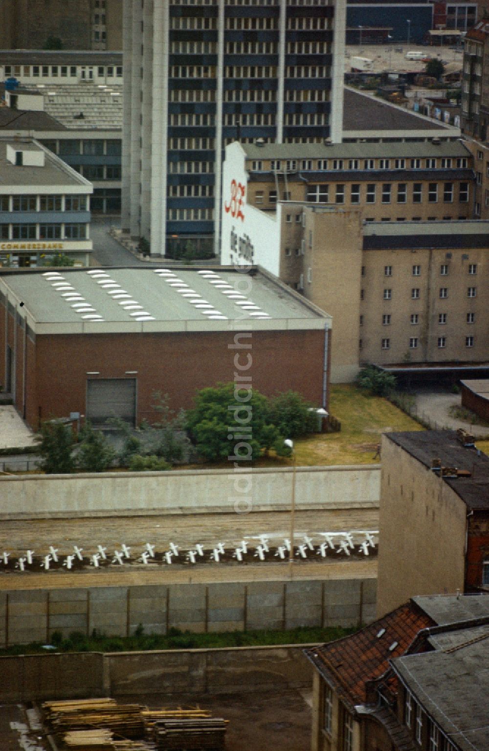 DDR-Fotoarchiv: Berlin - Mauerstreifen von Ostberlin nach Westberlin in der DDR