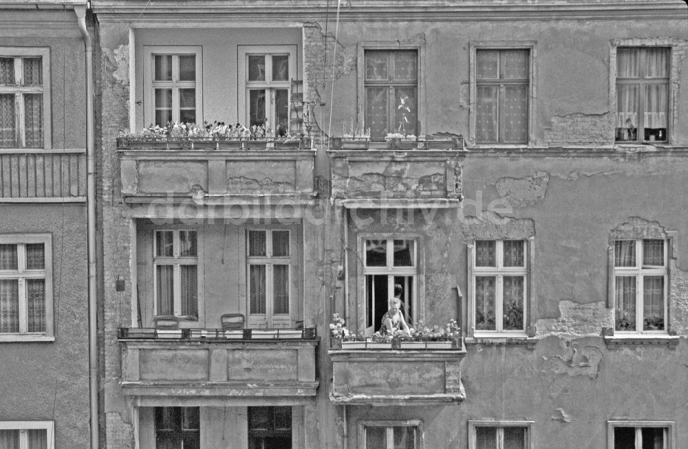 Berlin: Mehrfamilienhaus im Ortsteil Friedrichshain in Berlin in der DDR