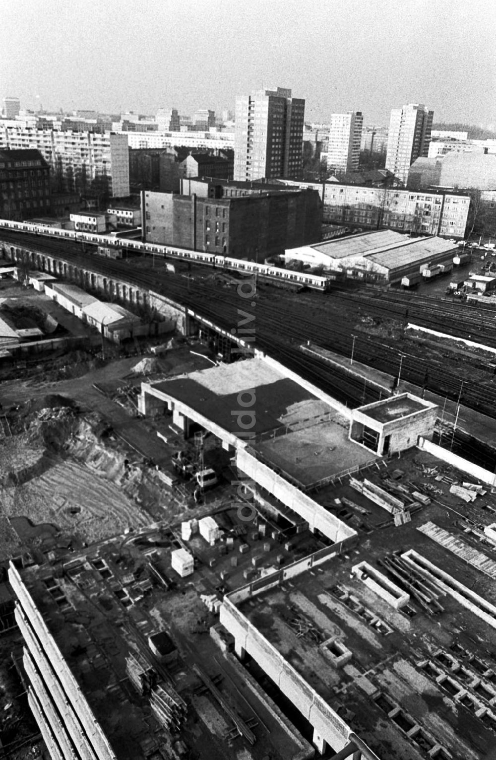 Berlin-Mitte: Mitte/Berlin Bauarbeiten am Berliner Hauptbahnhof 16.01.90 Foto: Grahn Umschlagnummer: 0082