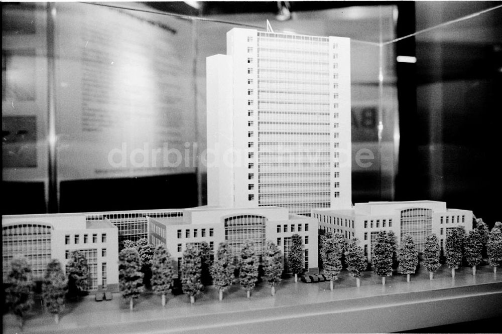 DDR-Bildarchiv: Berlin - Marzahn - Modell Gewerbehof Marzahn Foto: Winkler Umschlagsnr.: 135
