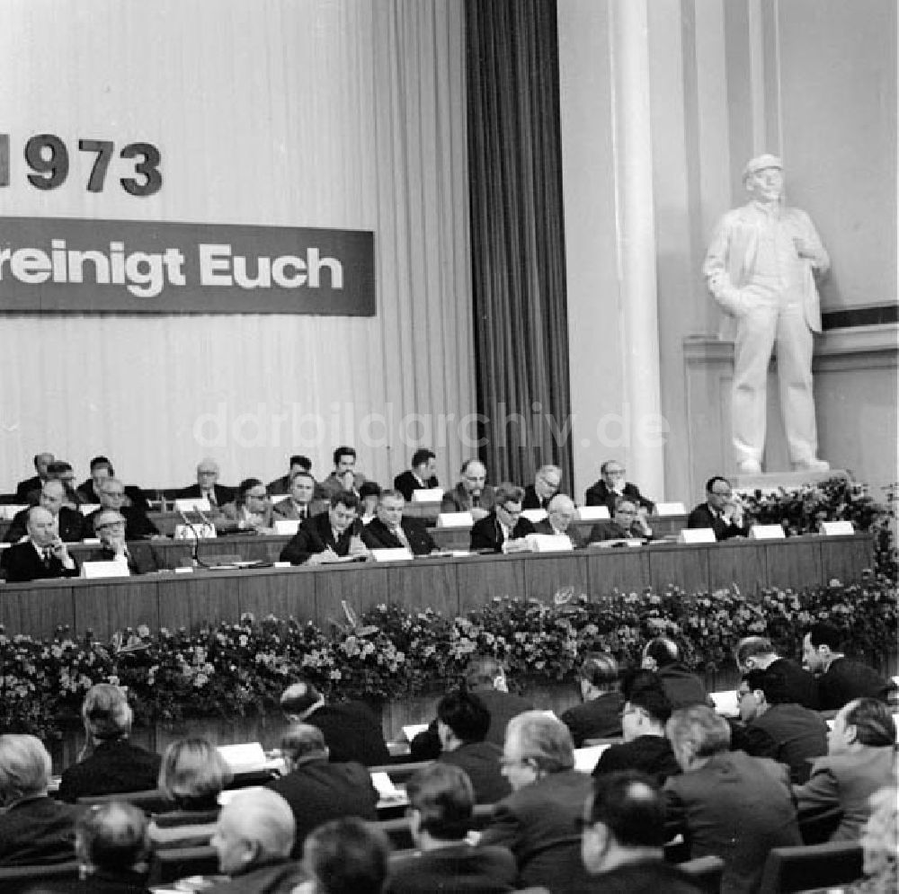 DDR-Bildarchiv: Berlin - März 1973 Panorama Blick auf dem Präsidium der Internationalen w