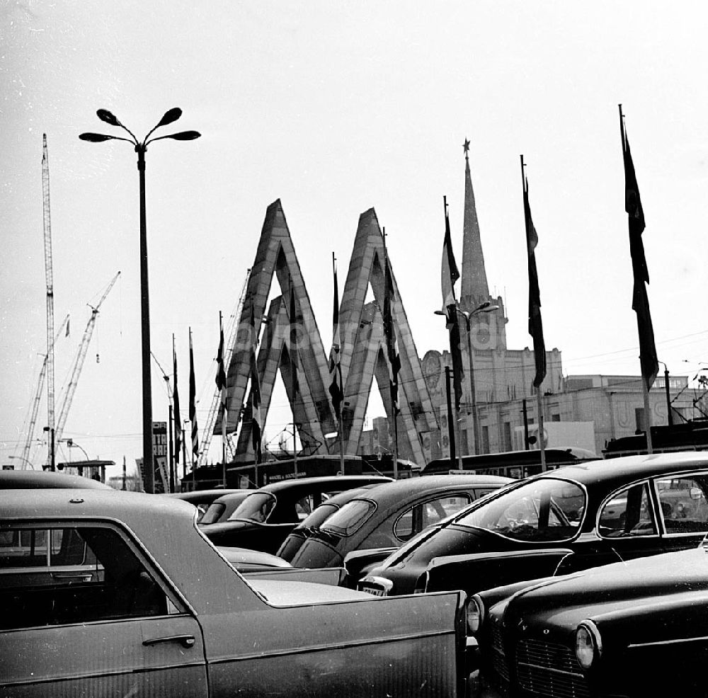 DDR-Fotoarchiv: Leipzig / Sachsen - März 1967 Technische Messe in Leipzig (Sachsen) Blick auf die Technische Messei Umschlagnr.: 16 Foto: unbekannt