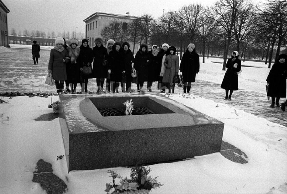 DDR-Bildarchiv: Leningrad - Mutter-Heimat-Denkmal in Leningrad
