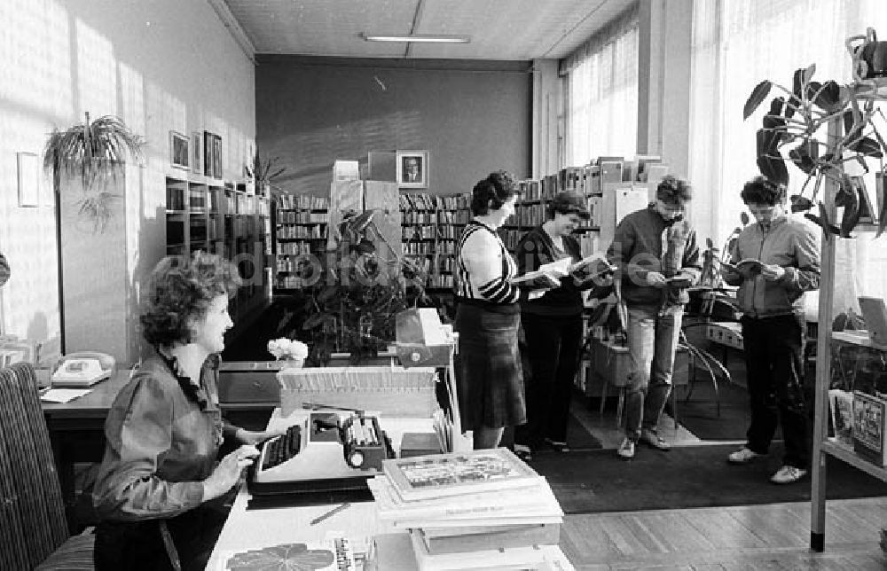 DDR-Fotoarchiv: - ne Bibliothek Umschlagnr.: 1268 Foto: Bonitz