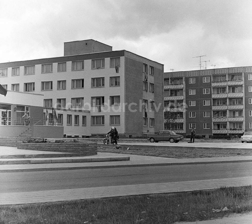 Halberstadt: Neubau eines Seniorenzentrum Große Ringstraße in Halberstadt in Sachsen-Anhalt in der DDR
