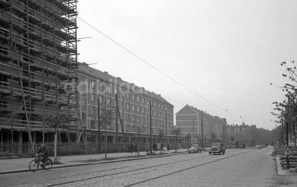 DDR-Bildarchiv: Dresden - Neubauten an der Borsbergstraße im Stadtteil Striesen in Dresden in Sachsen in der DDR