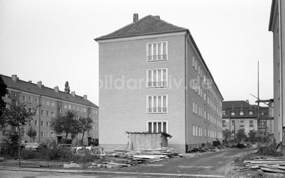 DDR-Bildarchiv: Dresden - Neubauten an der Comeniusstraße im Stadtteil Striesen in Dresden in Sachsen in der DDR