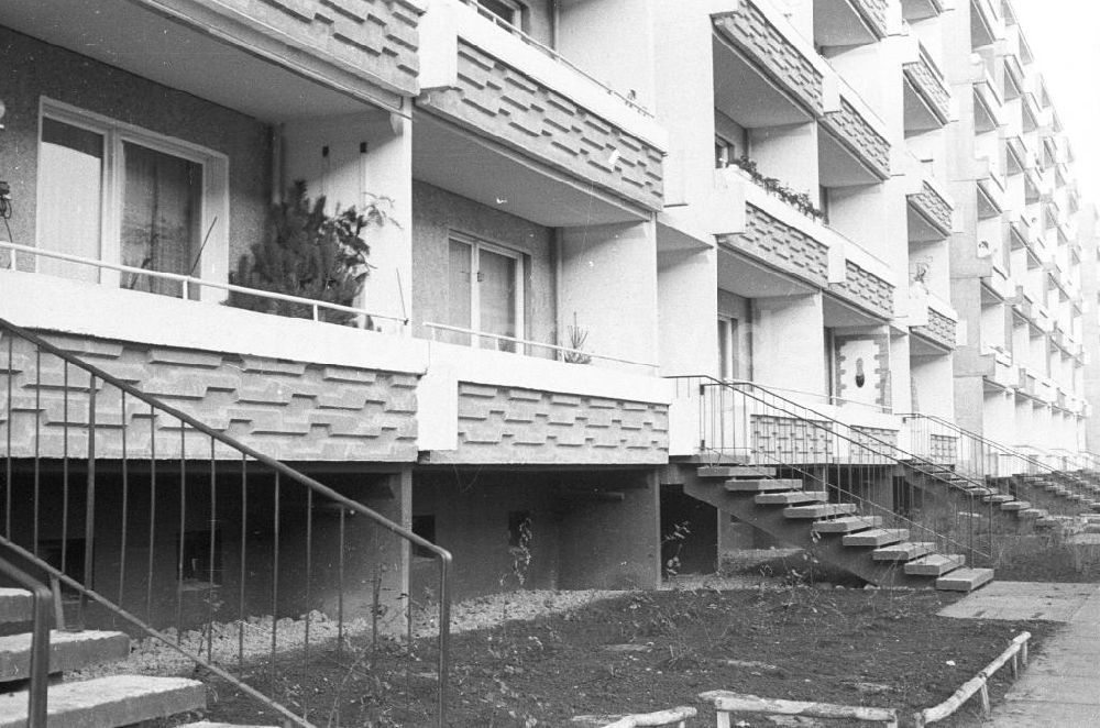 DDR-Fotoarchiv: Magdeburg - Neubauwohngebiet / housing estate in Magdeburg - Neu Olvenstedt