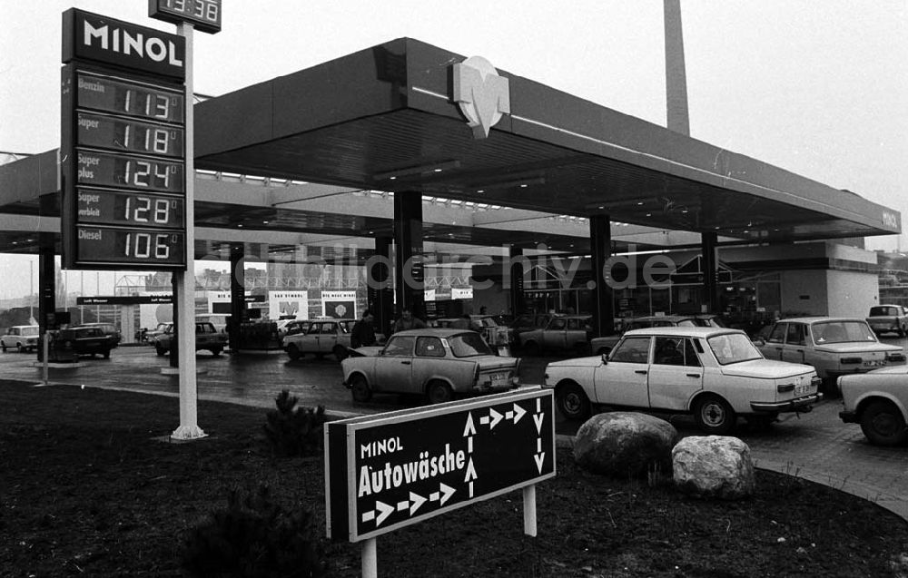 DDR-Fotoarchiv: - Neue Minol-Tankstelle Umschlag:7272