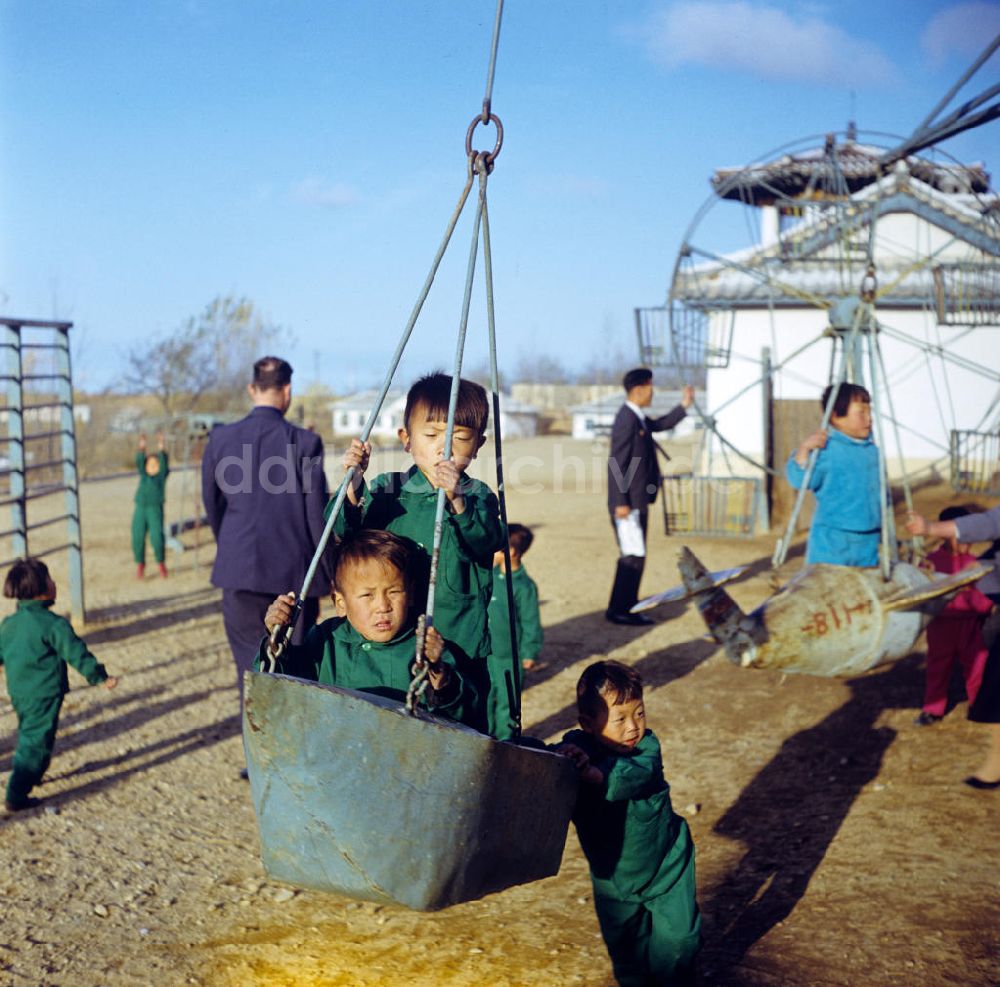 DDR-Fotoarchiv: Hamhung - Nordkorea historisch - Kindergarten 1971