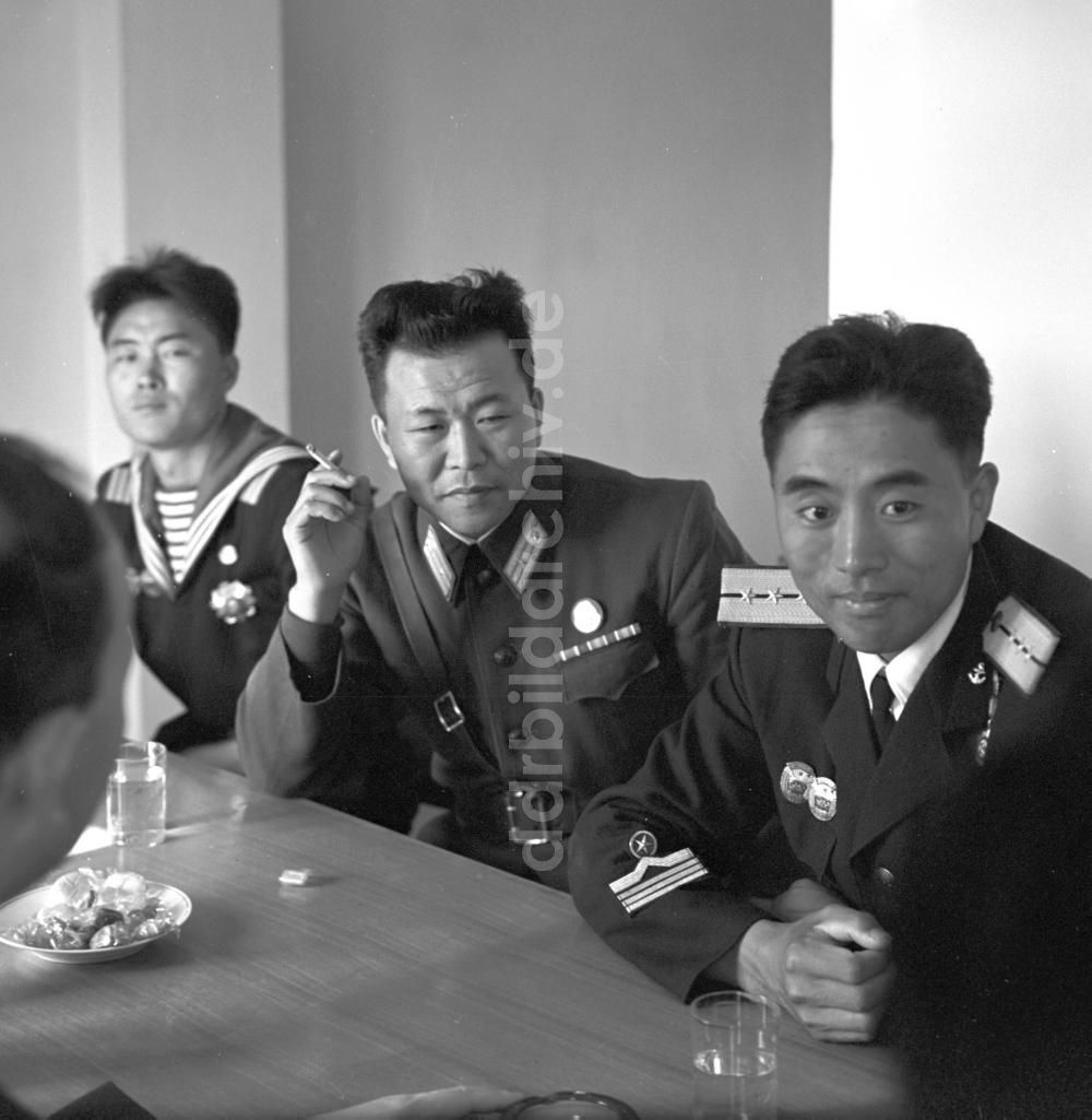 DDR-Bildarchiv: Pjöngjang - Nordkorea historisch - Pueblo-Fänger 1971