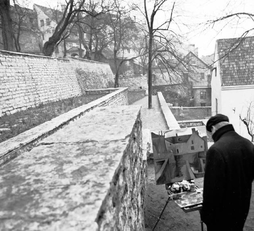 DDR-Bildarchiv: Tallinn / Estland - November 1966 Tallinn: Maler an der Stadtmauer Foto: Schönfeld