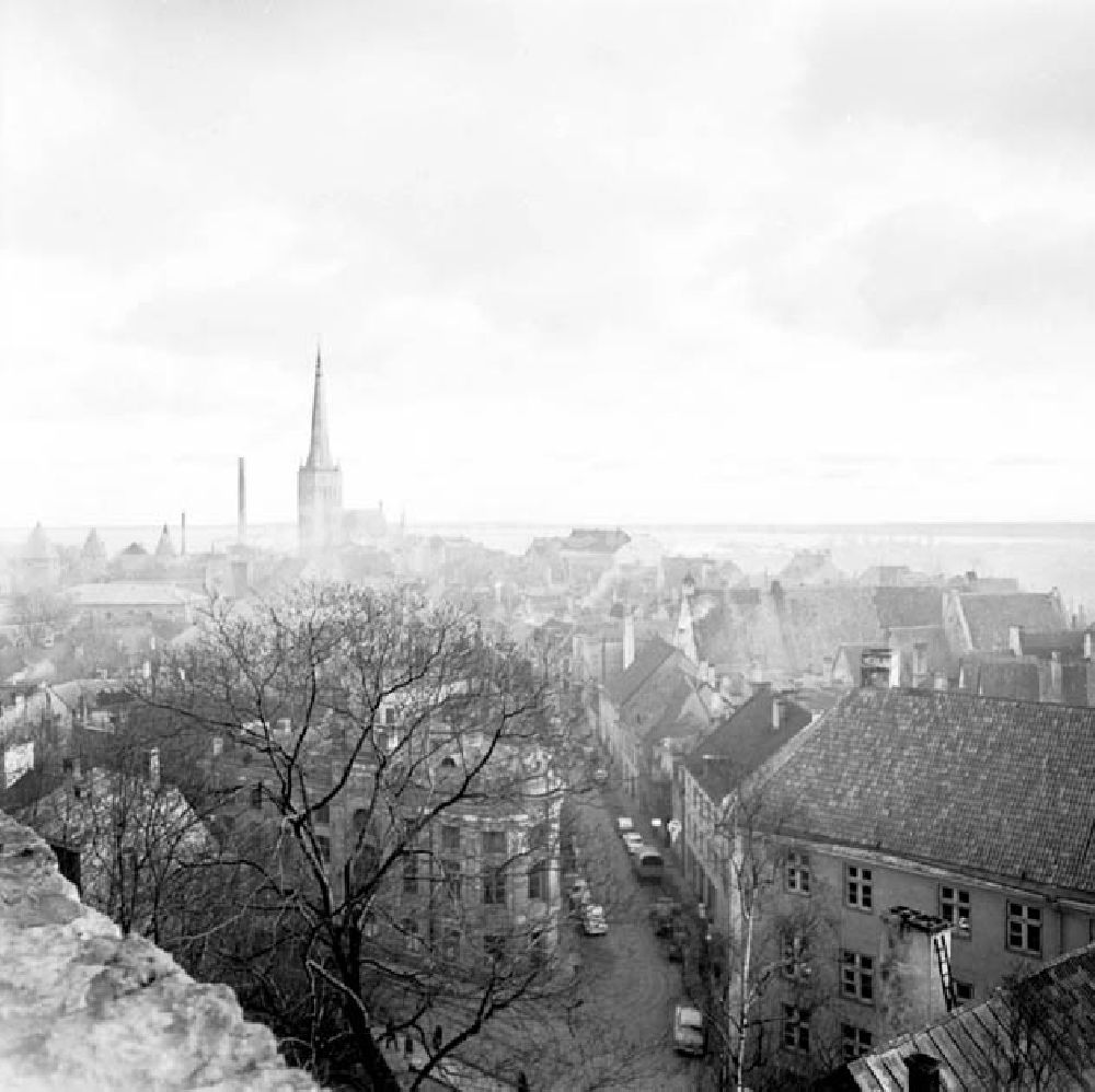 DDR-Bildarchiv: Tallinn / Estland - November 1966 Tallinn: Stadtansicht Blick vom Domberg Foto: Schönfeld