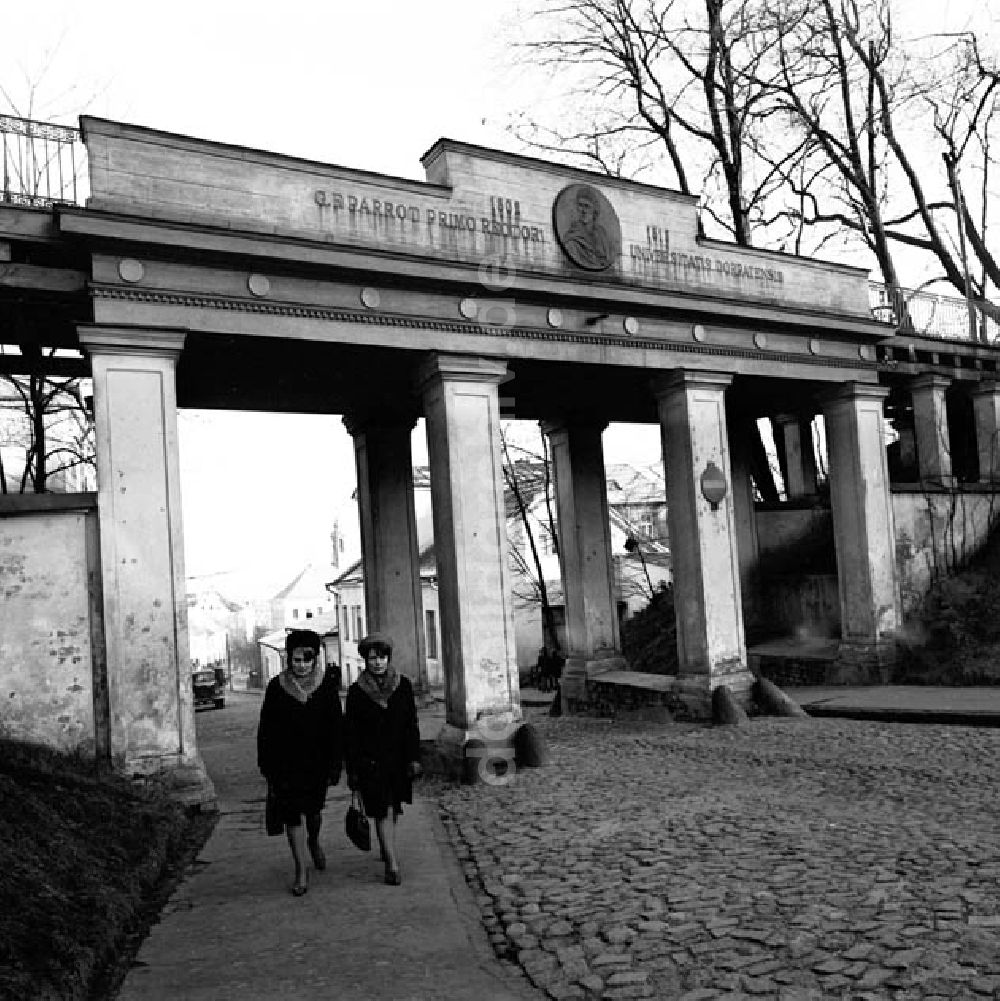 DDR-Bildarchiv: Tartu / Estland - November 1966 Tartu in Estland: Blick auf die Stadt Universität Foto: Schönfeld