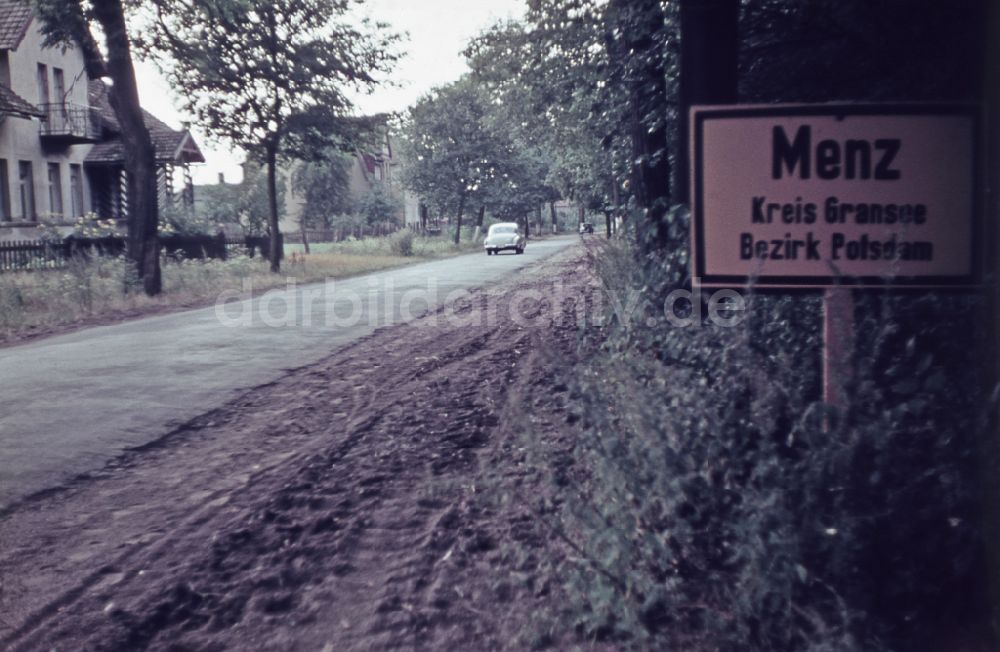 Menz: Ortseingang in Menz in der DDR
