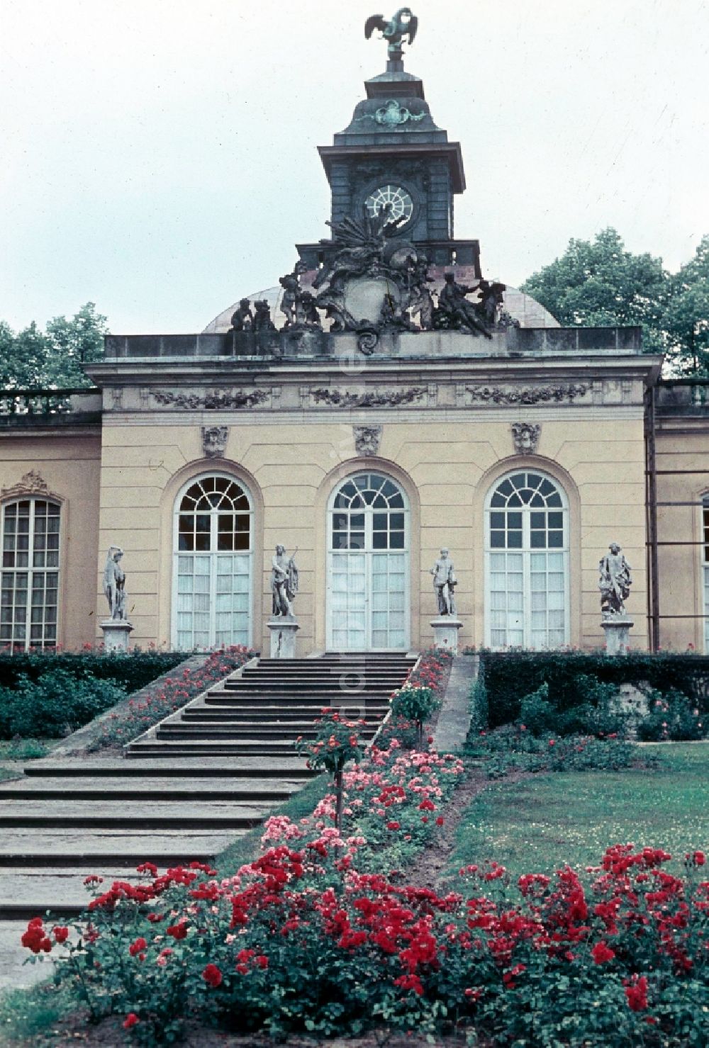Potsdam: Palais des Schloss Neue Kammern in Potsdam im Bundesland Brandenburg auf dem Gebiet der ehemaligen DDR, Deutsche Demokratische Republik