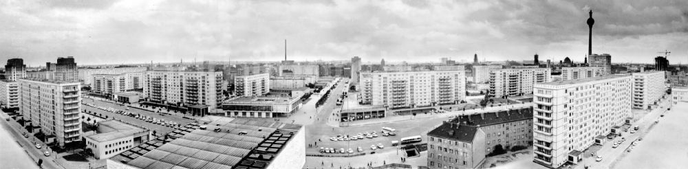 DDR-Bildarchiv: Berlin - Panorama der Karl-Marx-Allee in Berlin-Mitte