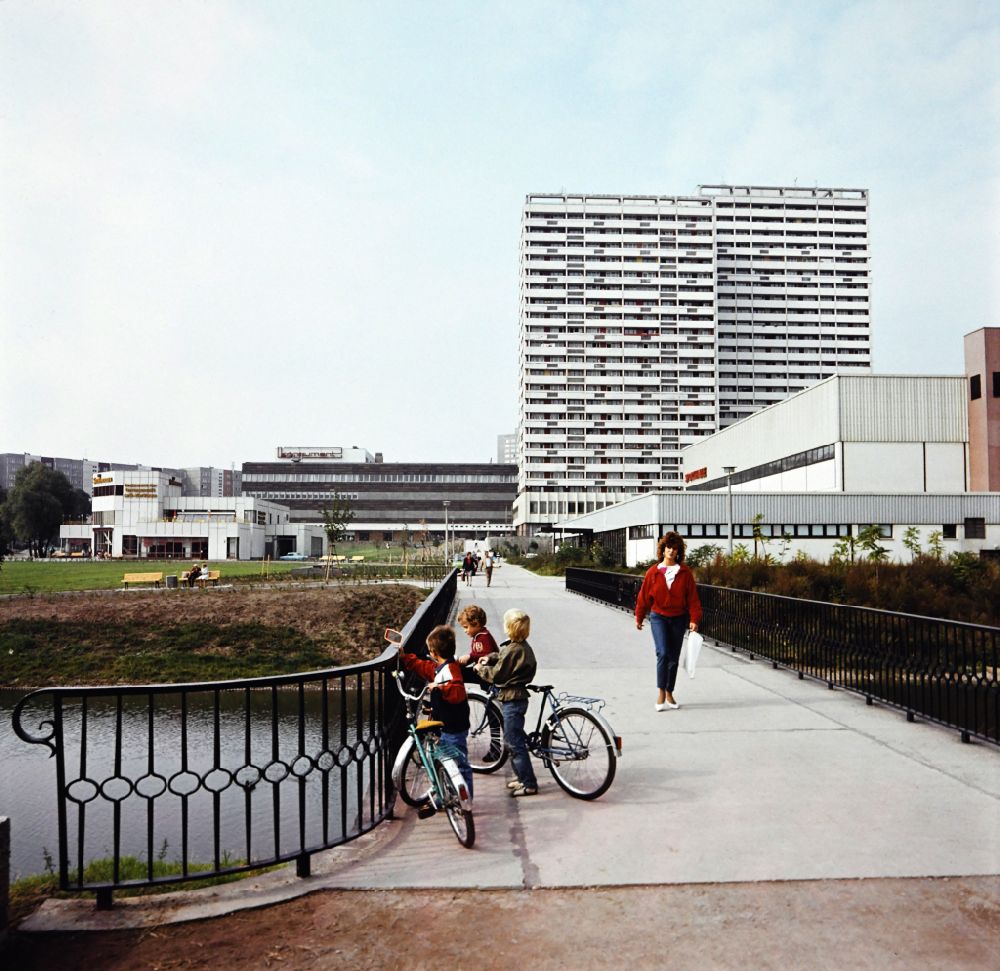 DDR-Fotoarchiv: Berlin - Parkanlage Fennpful in Berlin in der DDR