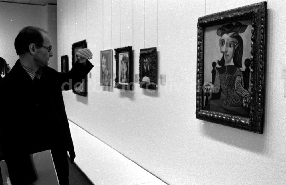 Berlin-Tiergarten: Picasso-Ausstellung in der Neuen Nationalgalerie 03.12.92 Foto: ND/Lange Umschlagnummer: 1227