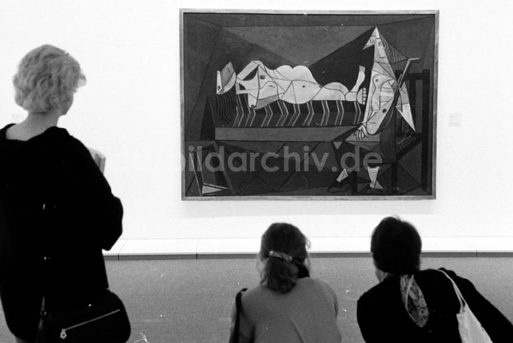 DDR-Bildarchiv: Berlin-Tiergarten - Picasso-Ausstellung in der Neuen Nationalgalerie 03.12.92 Foto: ND/Lange Umschlagnummer: 1227