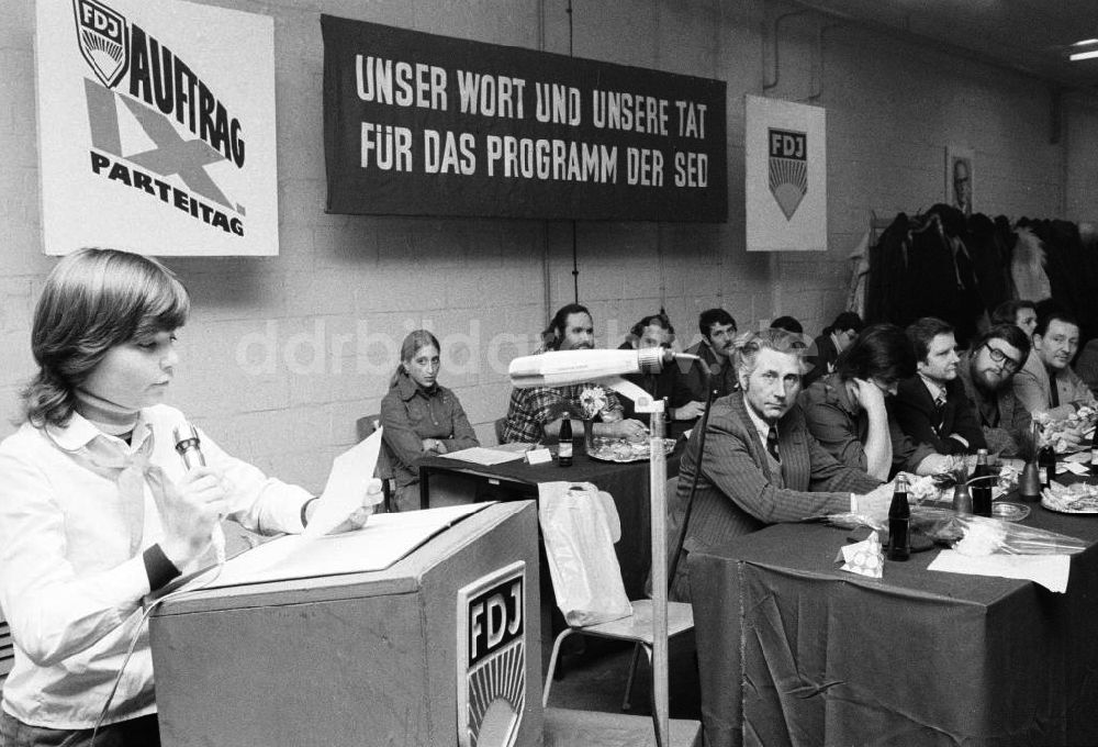 DDR-Bildarchiv: Berlin - 28. Pioniergeburtstag im Haus der Jungen Pioniere in Berlin