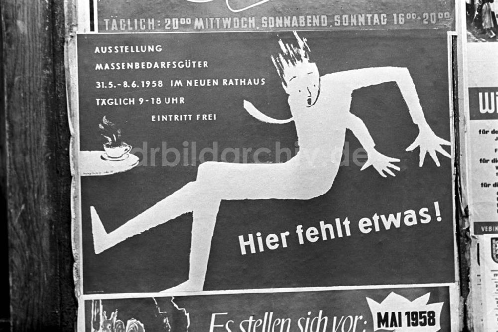 DDR-Fotoarchiv: Leipzig - Plakat Ausstellung Massenbedarfsgüter Leipzig 1958