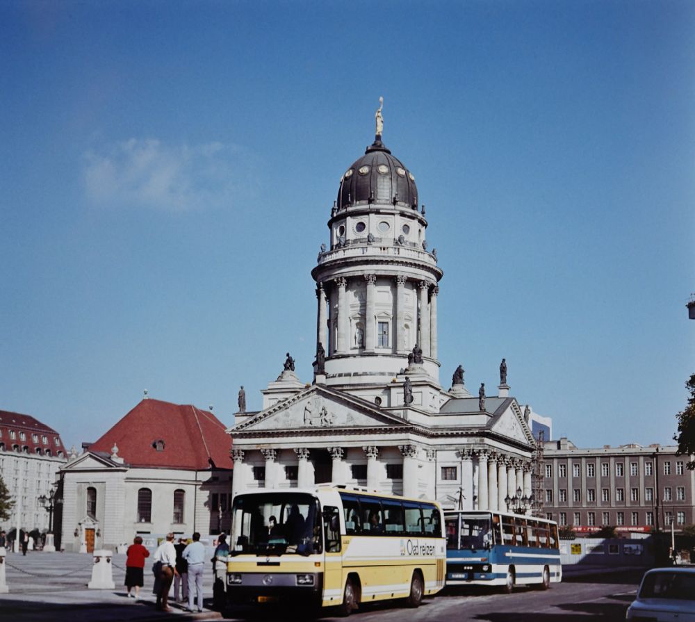 Berlin: Platz der Akademie in Berlin in der DDR