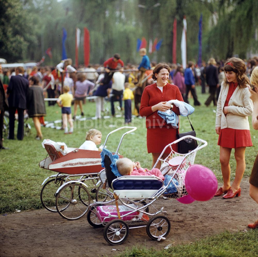 DDR-Fotoarchiv: Gubin - Polen historisch - Frühlingsfest Gubin 1973