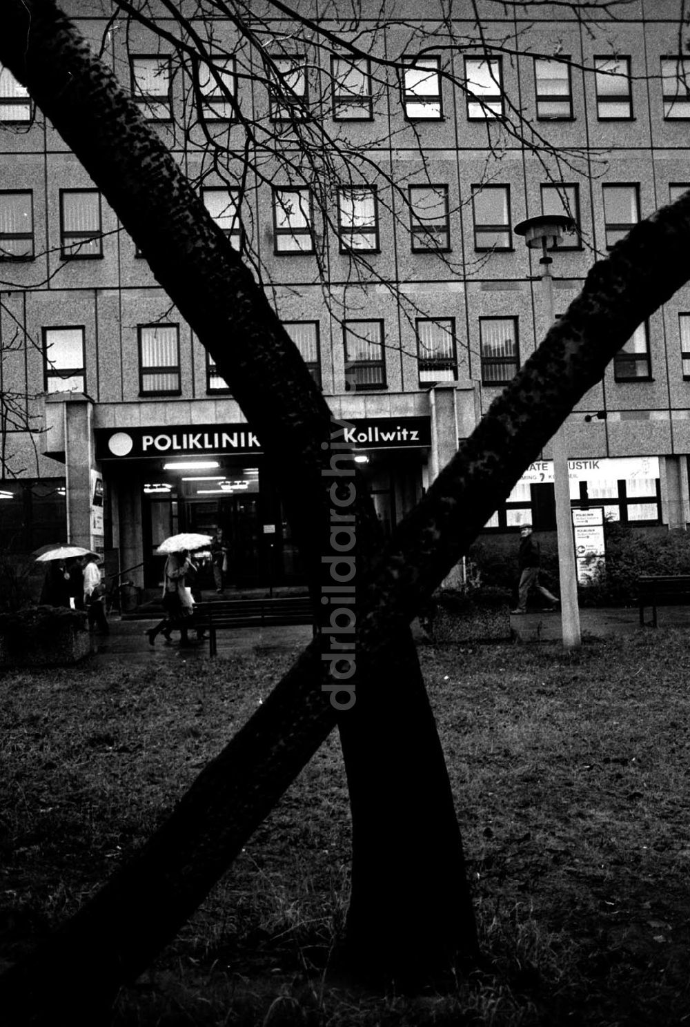Berlin-Prenzlauer Berg: Poliklinik Prenzlauer Allee 24.11.92 Foto: ND/Lange Umschlagnummer: 1215