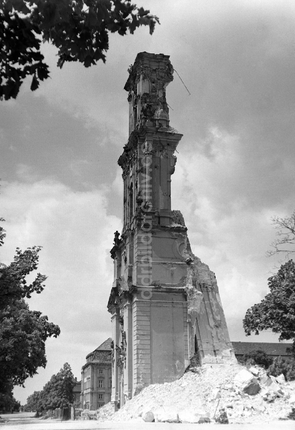 Potsdam: Potsdam Ruinen der Garnisionkirche
