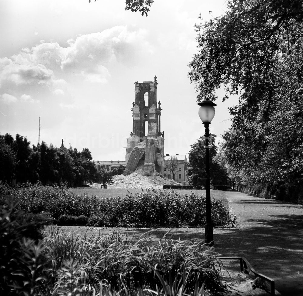 Potsdam: Potsdam Ruinen der Garnisonkirche