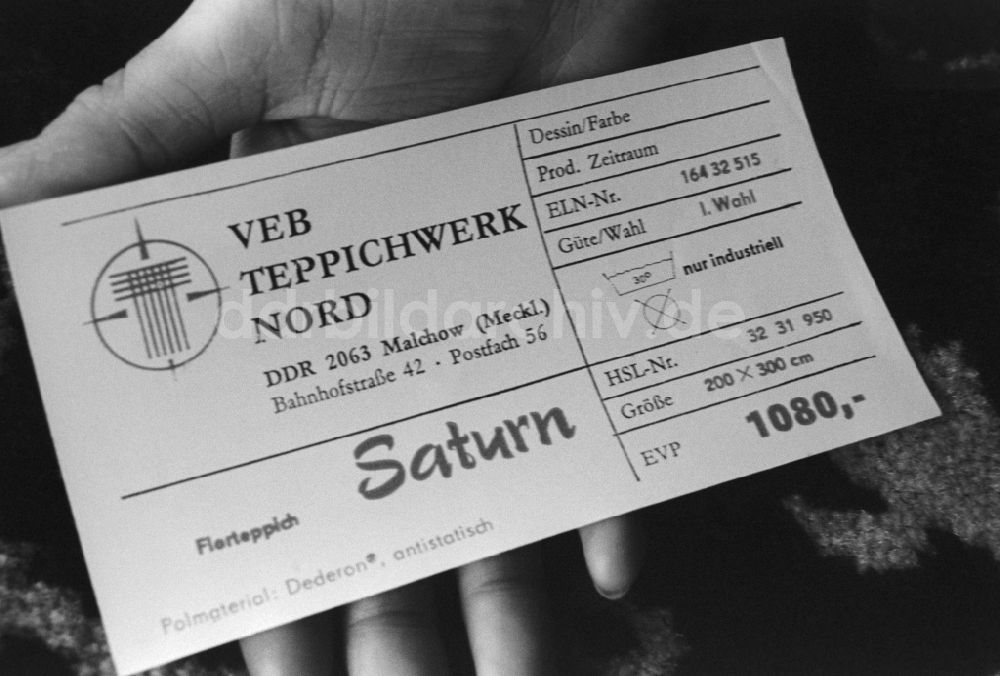 Malchow: Preisschild von einem Teppich aus dem VEB Teppichwerk Nord Malchow in Malchow in Mecklenburg-Vorpommern in der DDR