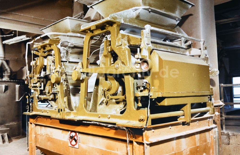 DDR-Bildarchiv: Güstrow - Produktionsablauf zur Herstellung von Weißzucker in Güstrow in Mecklenburg-Vorpommern in der DDR