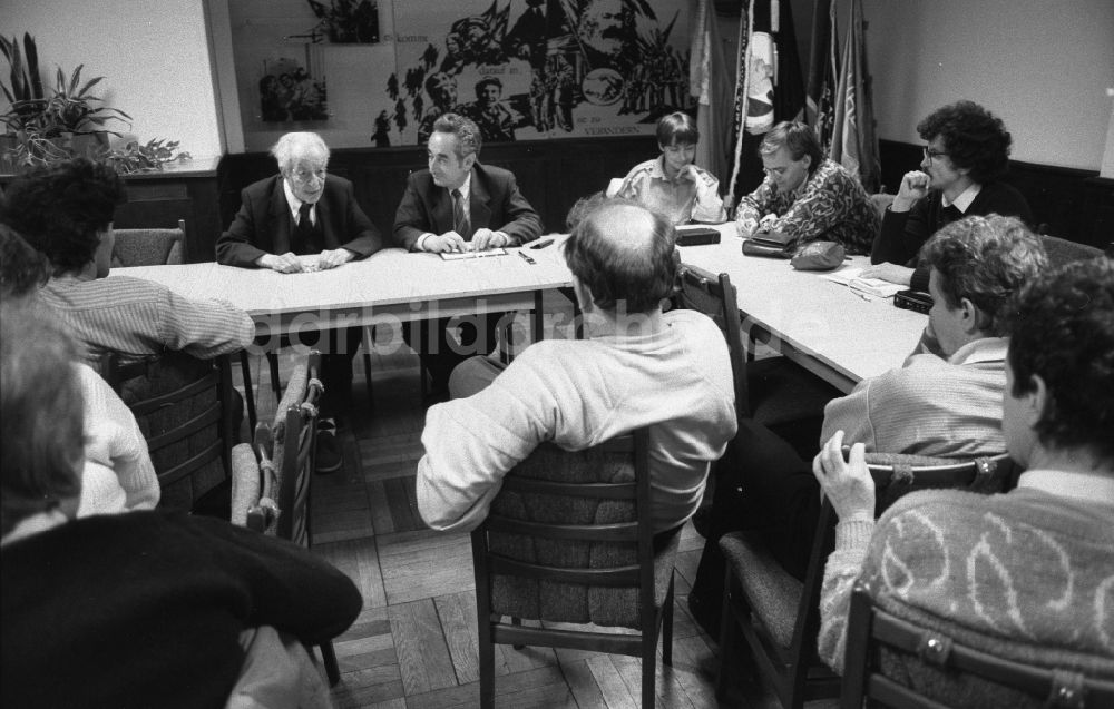 Berlin: Professor Jürgen Kuczynski in Berlin in der DDR